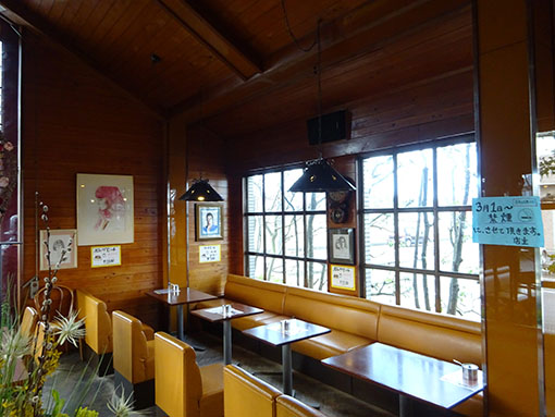 カフェド伊万里店内
